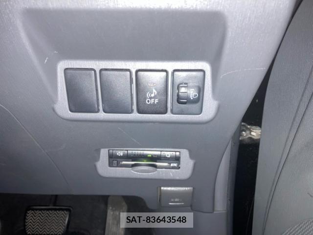 Toyota PRIUS ALPHA 2012-04 8368241-14