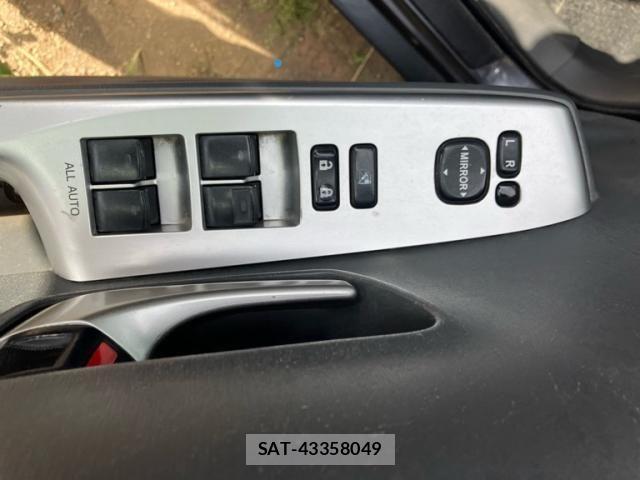 Toyota PRIUS ALPHA 2011-12 8368242-12