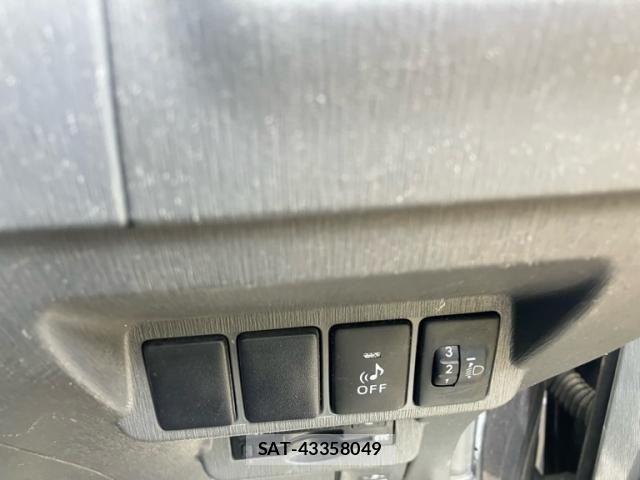Toyota PRIUS ALPHA 2011-12 8368242-13