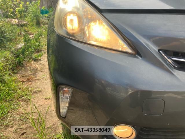 Toyota PRIUS ALPHA 2011-12 8368242-16