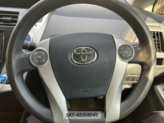 Toyota PRIUS ALPHA 2011-12 8368242-18