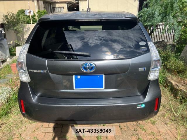 Toyota PRIUS ALPHA 2011-12 8368242-1