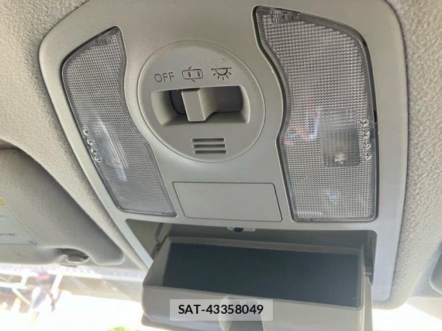 Toyota PRIUS ALPHA 2011-12 8368242-20