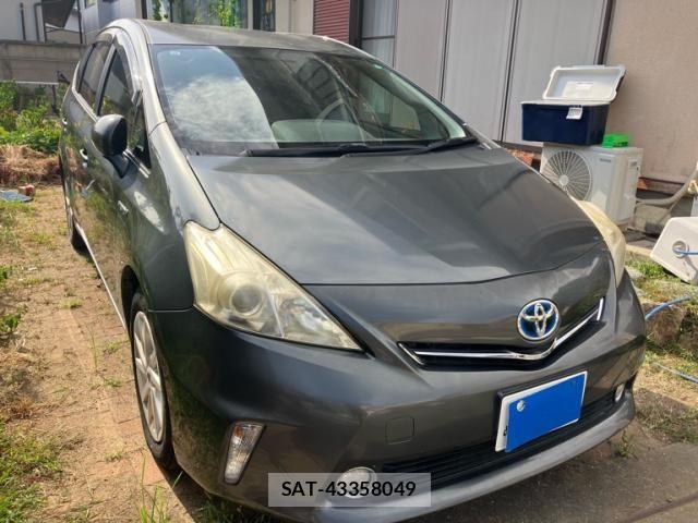 Toyota PRIUS ALPHA 2011-12 8368242-2