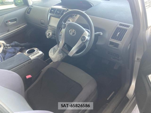 Toyota PRIUS ALPHA 2012-11 8368239-12