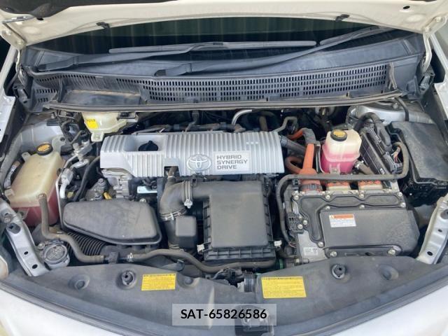 Toyota PRIUS ALPHA 2012-11 8368239-13