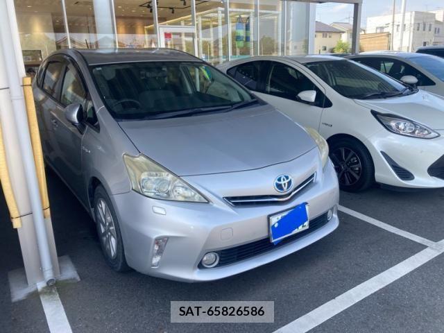 Toyota PRIUS ALPHA 2012-11 8368239-2