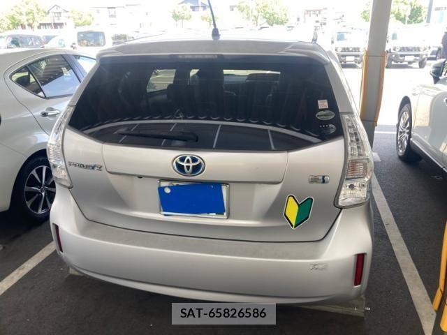 Toyota PRIUS ALPHA 2012-11 8368239-3