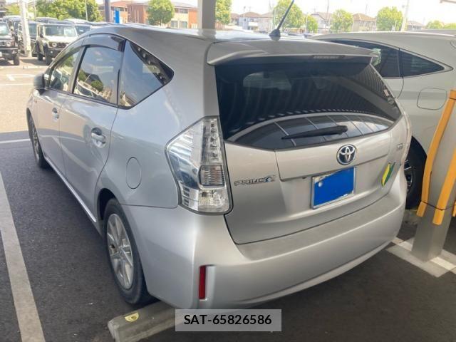 Toyota PRIUS ALPHA 2012-11 8368239-4