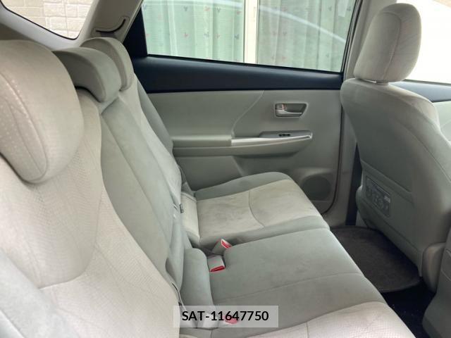 Toyota PRIUS ALPHA 2011-08 8368235-10