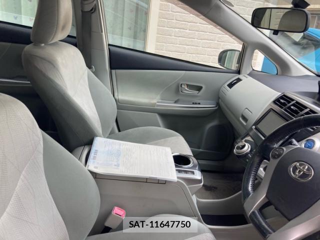 Toyota PRIUS ALPHA 2011-08 8368235-12