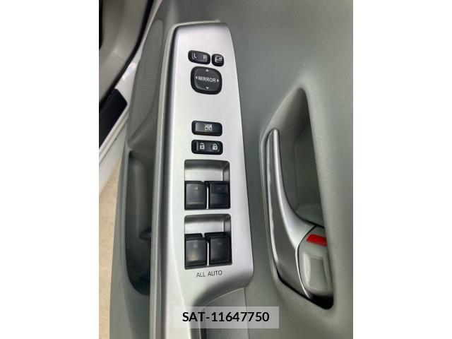 Toyota PRIUS ALPHA 2011-08 8368235-13