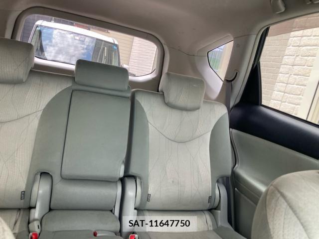 Toyota PRIUS ALPHA 2011-08 8368235-22