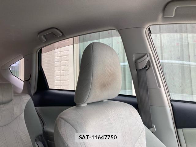 Toyota PRIUS ALPHA 2011-08 8368235-23