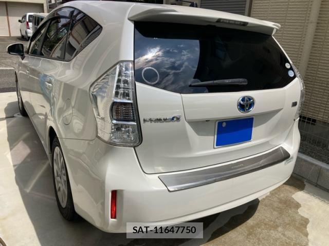 Toyota PRIUS ALPHA 2011-08 8368235-3