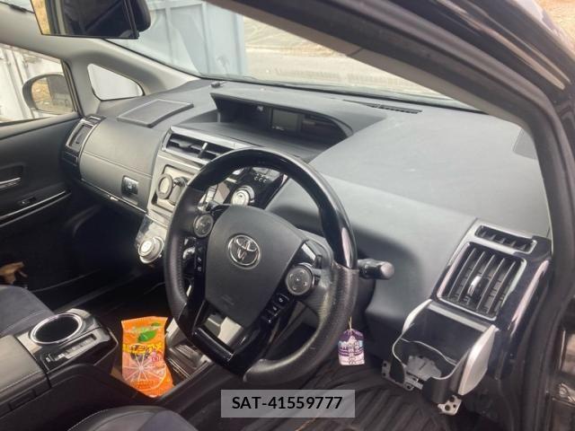 Toyota PRIUS ALPHA 2015-03 8368226-12