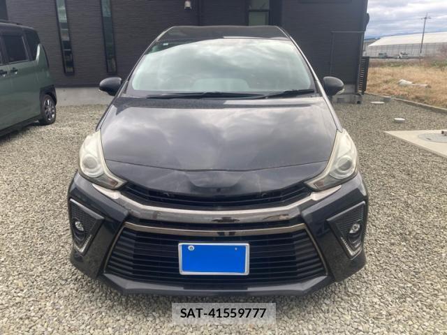 Toyota PRIUS ALPHA 2015-03 8368226-1