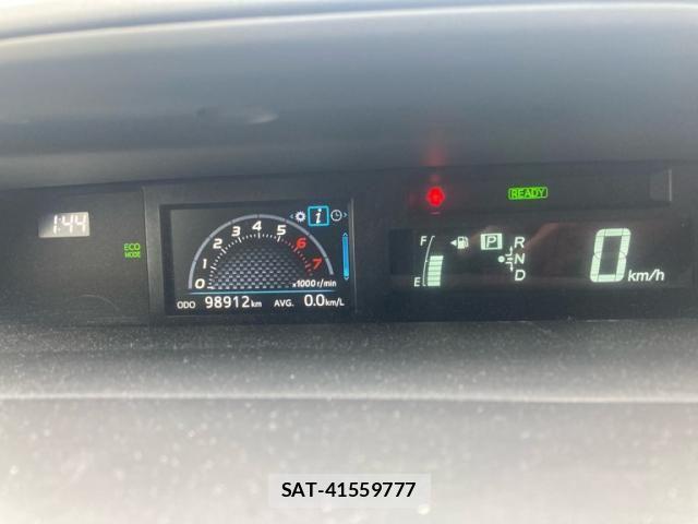 Toyota PRIUS ALPHA 2015-03 8368226-19