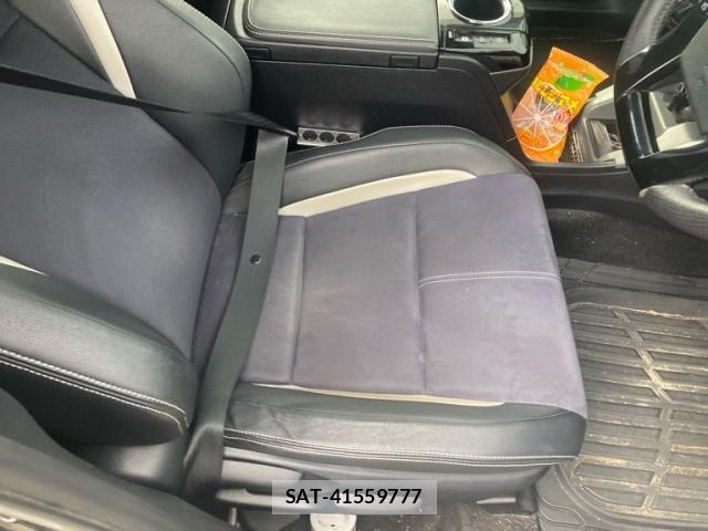 Toyota PRIUS ALPHA 2015-03 8368226-21