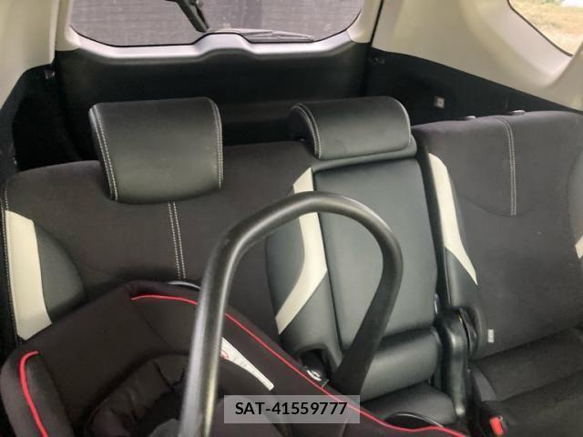 Toyota PRIUS ALPHA 2015-03 8368226-22