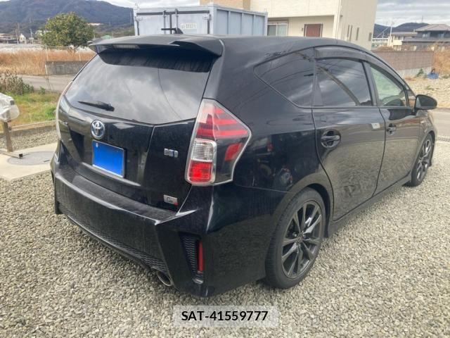 Toyota PRIUS ALPHA 2015-03 8368226-3