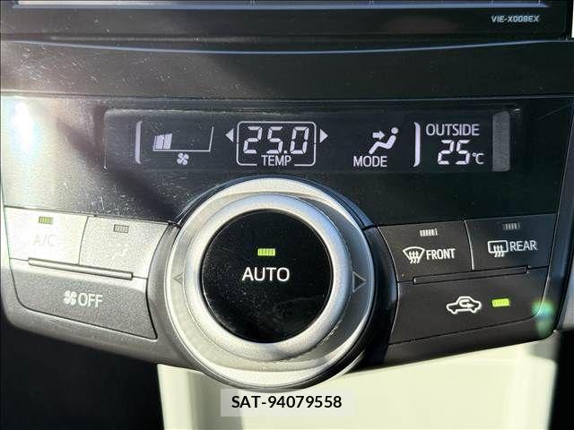 Toyota PRIUS ALPHA 2013-05 8368225-13