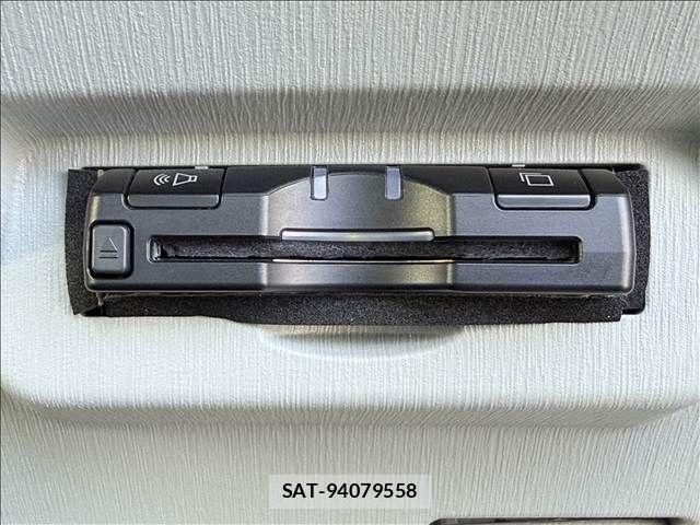 Toyota PRIUS ALPHA 2013-05 8368225-15