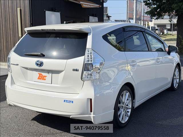 Toyota PRIUS ALPHA 2013-05 8368225-23