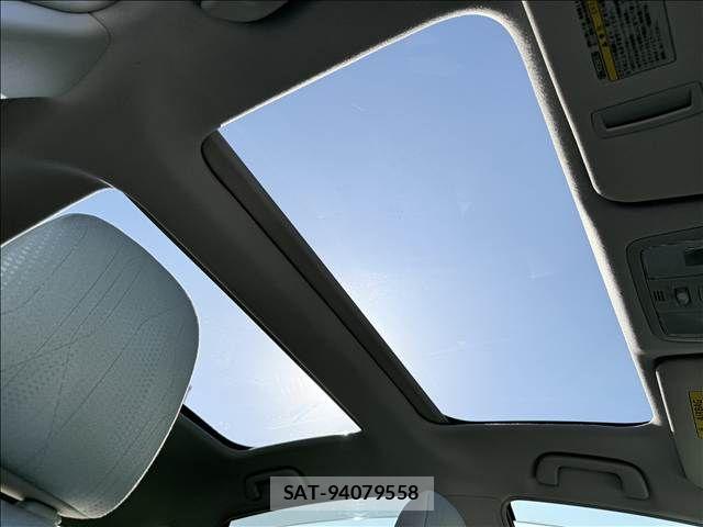 Toyota PRIUS ALPHA 2013-05 8368225-26