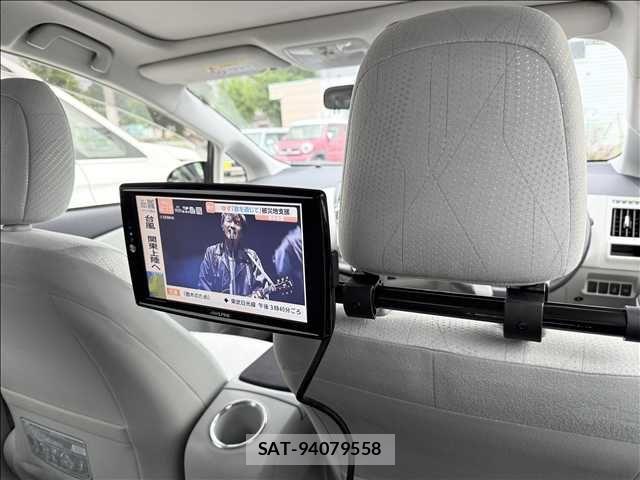 Toyota PRIUS ALPHA 2013-05 8368225-29