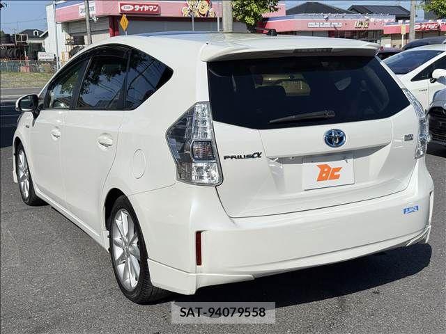 Toyota PRIUS ALPHA 2013-05 8368225-7