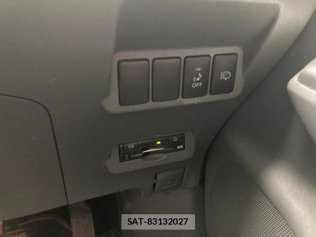 Toyota PRIUS ALPHA 2012-02 8368234-16