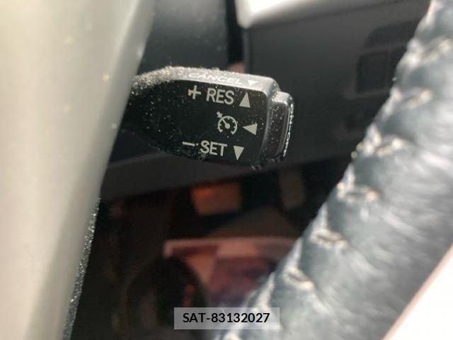 Toyota PRIUS ALPHA 2012-02 8368234-17