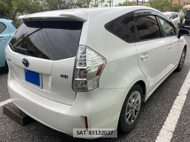 Toyota PRIUS ALPHA 2012-02 8368234-3