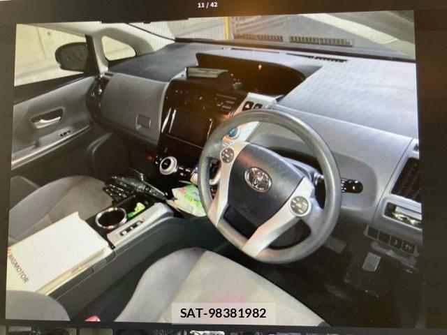 Toyota PRIUS ALPHA 2013-12 8368233-9