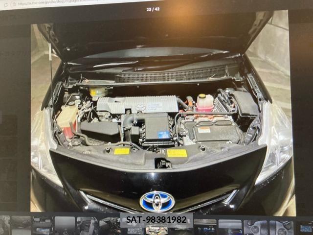 Toyota PRIUS ALPHA 2013-12 8368233-18