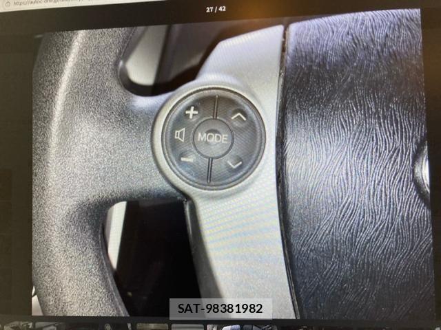 Toyota PRIUS ALPHA 2013-12 8368233-20