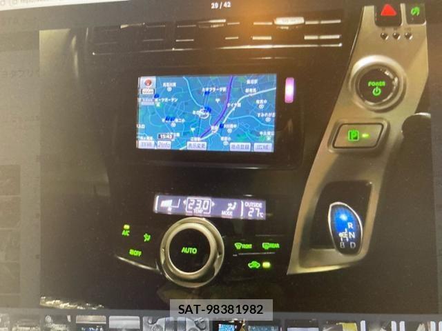 Toyota PRIUS ALPHA 2013-12 8368233-22