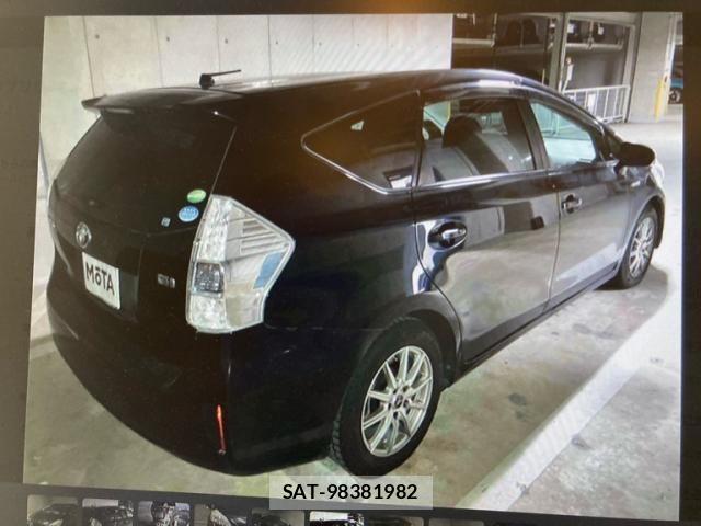 Toyota PRIUS ALPHA 2013-12 8368233-5