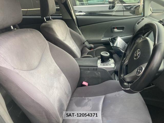 Toyota PRIUS ALPHA 2013-07 8368240-10