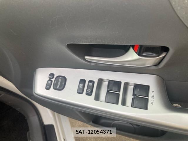 Toyota PRIUS ALPHA 2013-07 8368240-11