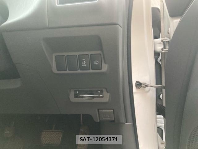Toyota PRIUS ALPHA 2013-07 8368240-12