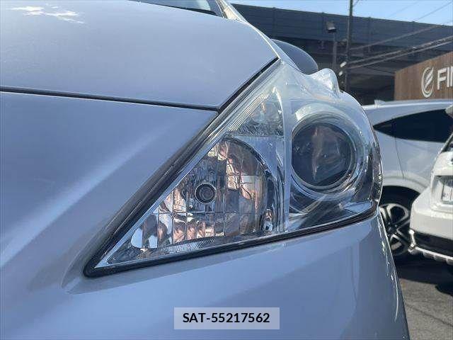 Toyota PRIUS ALPHA 2013-11 8368231-19