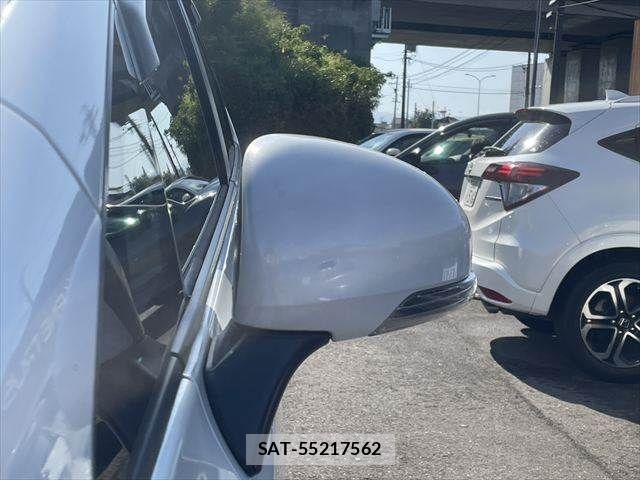 Toyota PRIUS ALPHA 2013-11 8368231-23