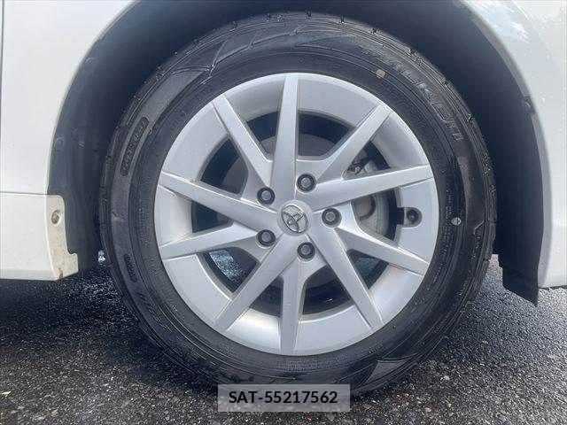 Toyota PRIUS ALPHA 2013-11 8368231-26