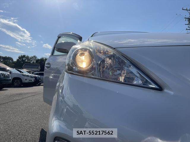 Toyota PRIUS ALPHA 2013-11 8368231-27