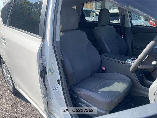 Toyota PRIUS ALPHA 2013-11 8368231-6