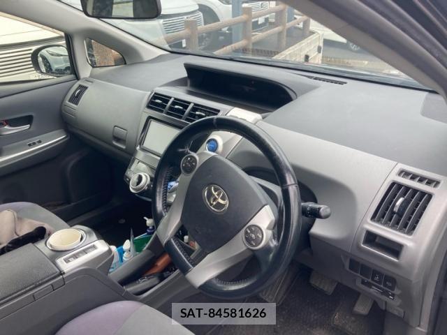 Toyota PRIUS ALPHA 2012-07 8368238-15