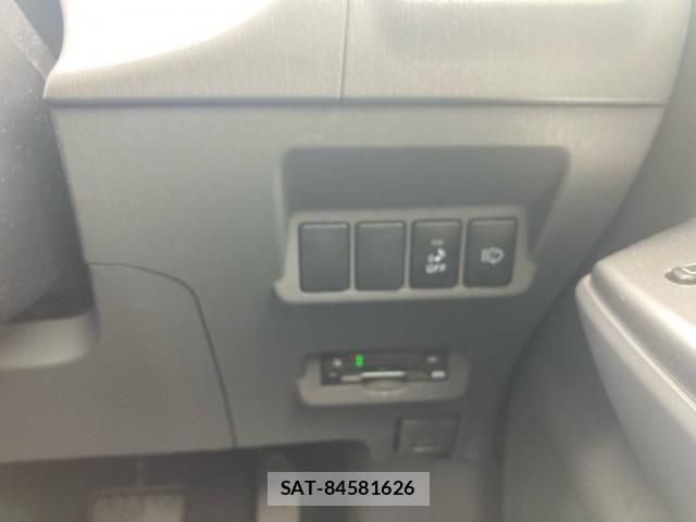 Toyota PRIUS ALPHA 2012-07 8368238-22