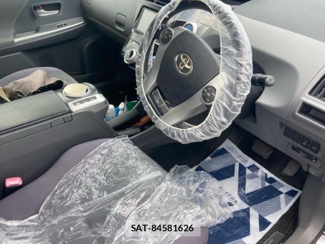 Toyota PRIUS ALPHA 2012-07 8368238-26